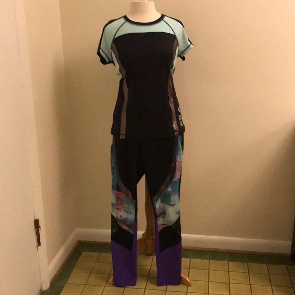 SET! Fila matching top/bottom, sold together